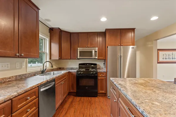 $698,000 | 7692 North Emery Road, Rolling Prairie, IN 46371