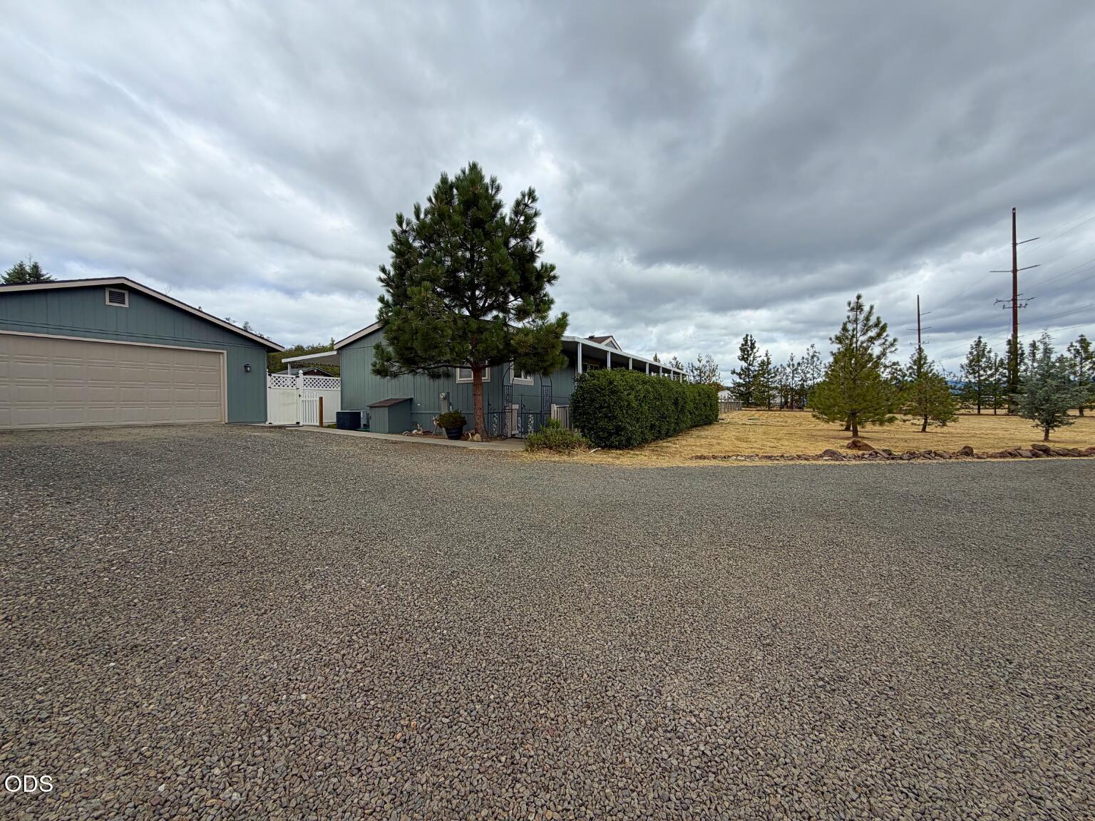 63 Rogue River Drive Eagle Point, OR 97524 - Photo 30 of 46