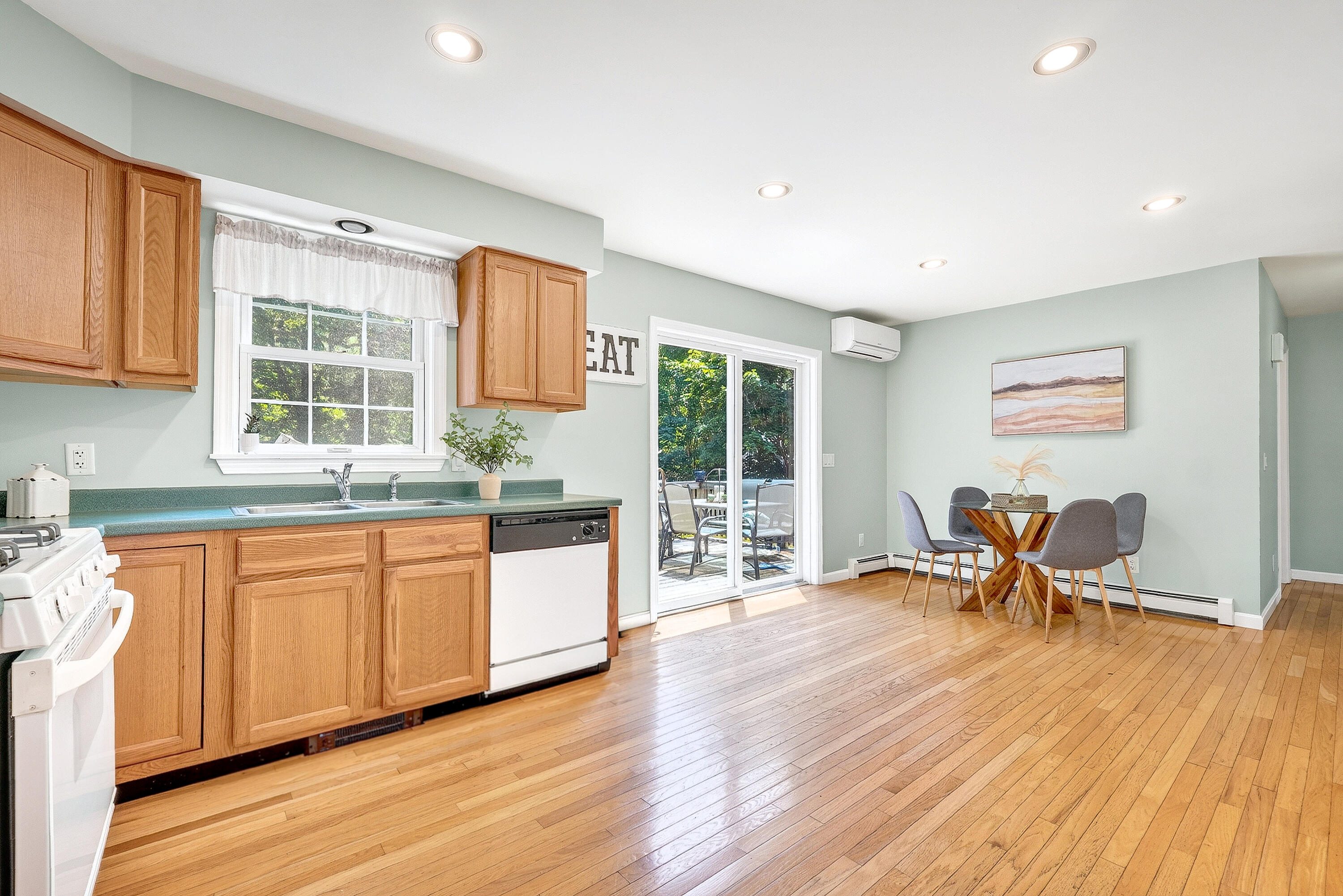 88 Waterfield Road Osterville, MA 02655 - Photo 4 of 40 06