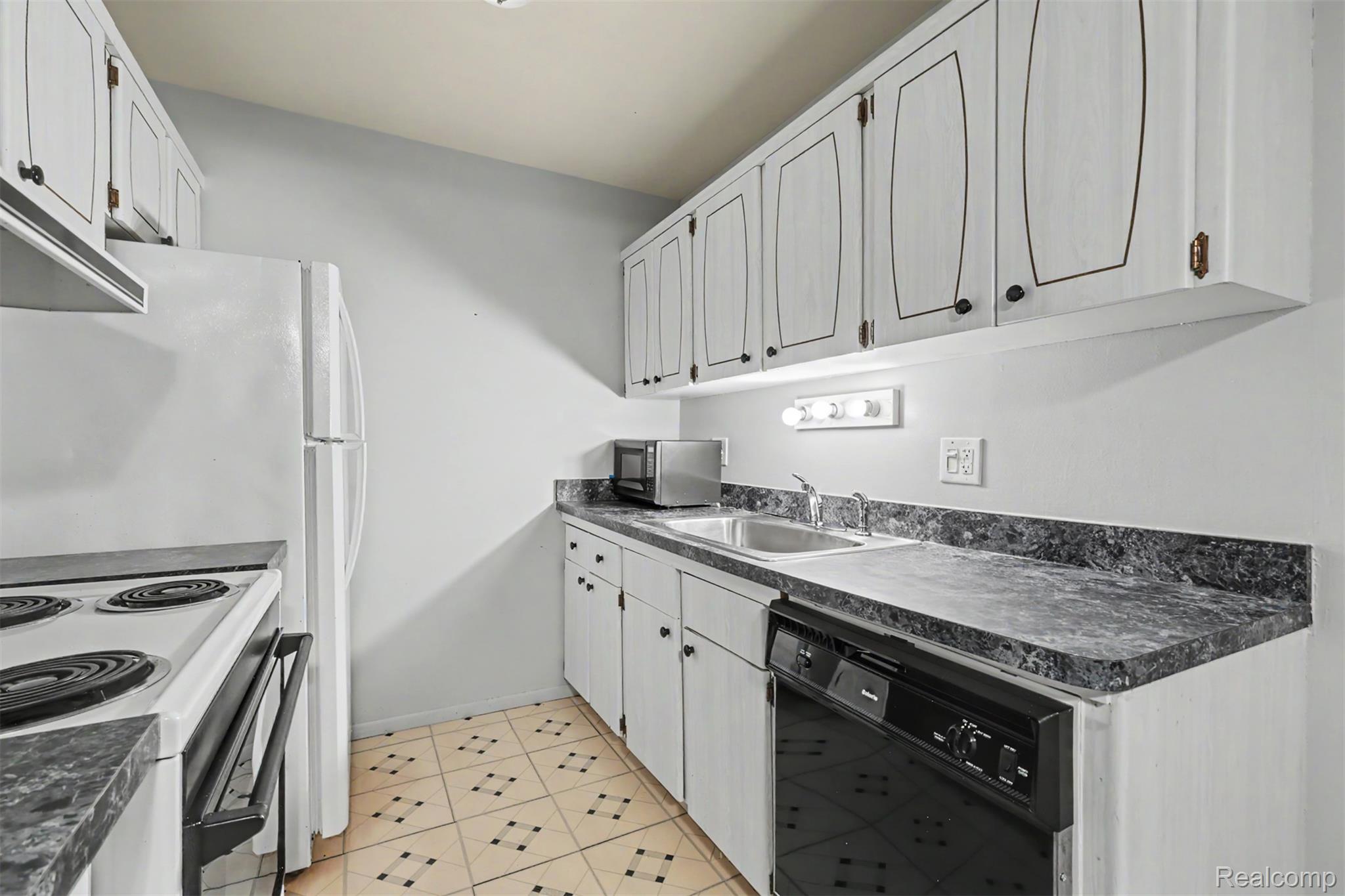 26730 Joy Road Redford, MI 48239 - Photo 16 of 27 16.jpg