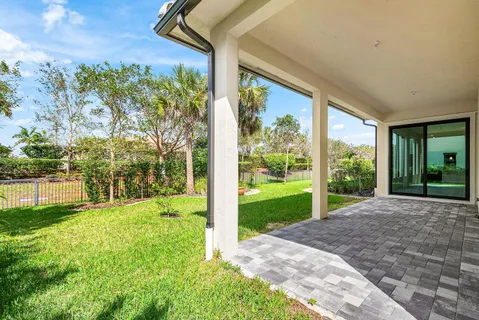 $1,475,000 | 12035 North Baypoint Circle, Parkland, FL 33076