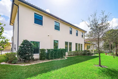 $1,475,000 | 12035 North Baypoint Circle, Parkland, FL 33076