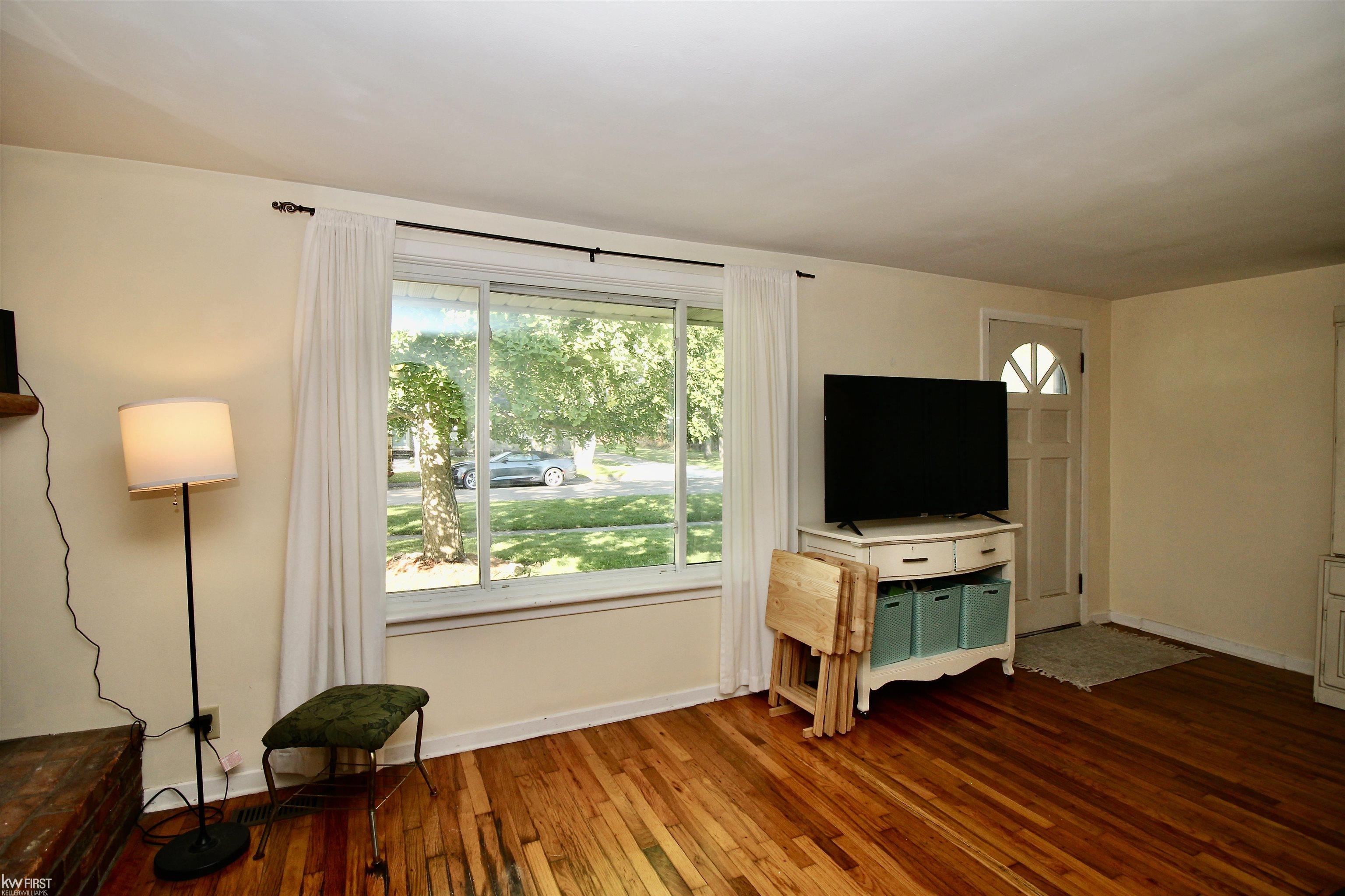 606 Hartner Street Holly, MI 48442 - Photo 16 of 27 50123974-16.JPG
