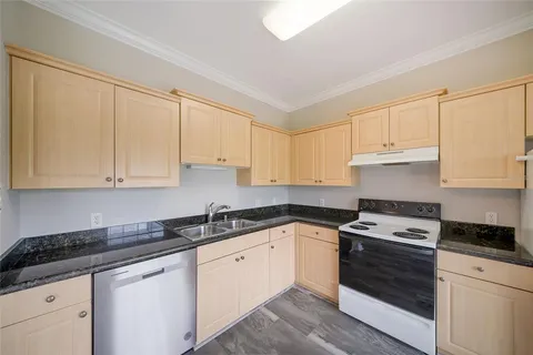 $250,000 | 7633 Plantation Circle, Unit 7633, University Park, FL 34201