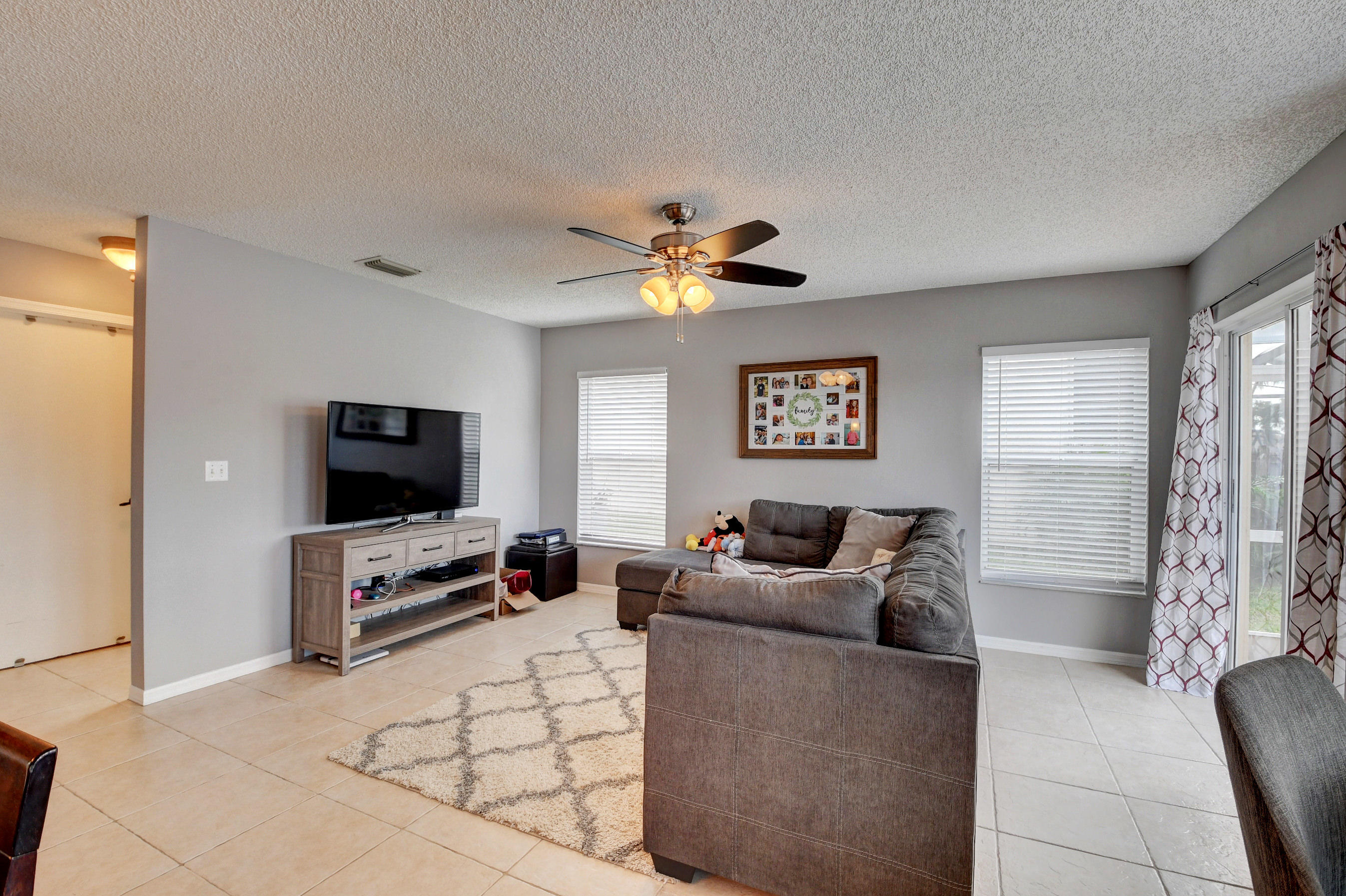 7338 Michigan Isle Road Lake Worth, FL 33467 - Photo 11 of 35 Family Room
