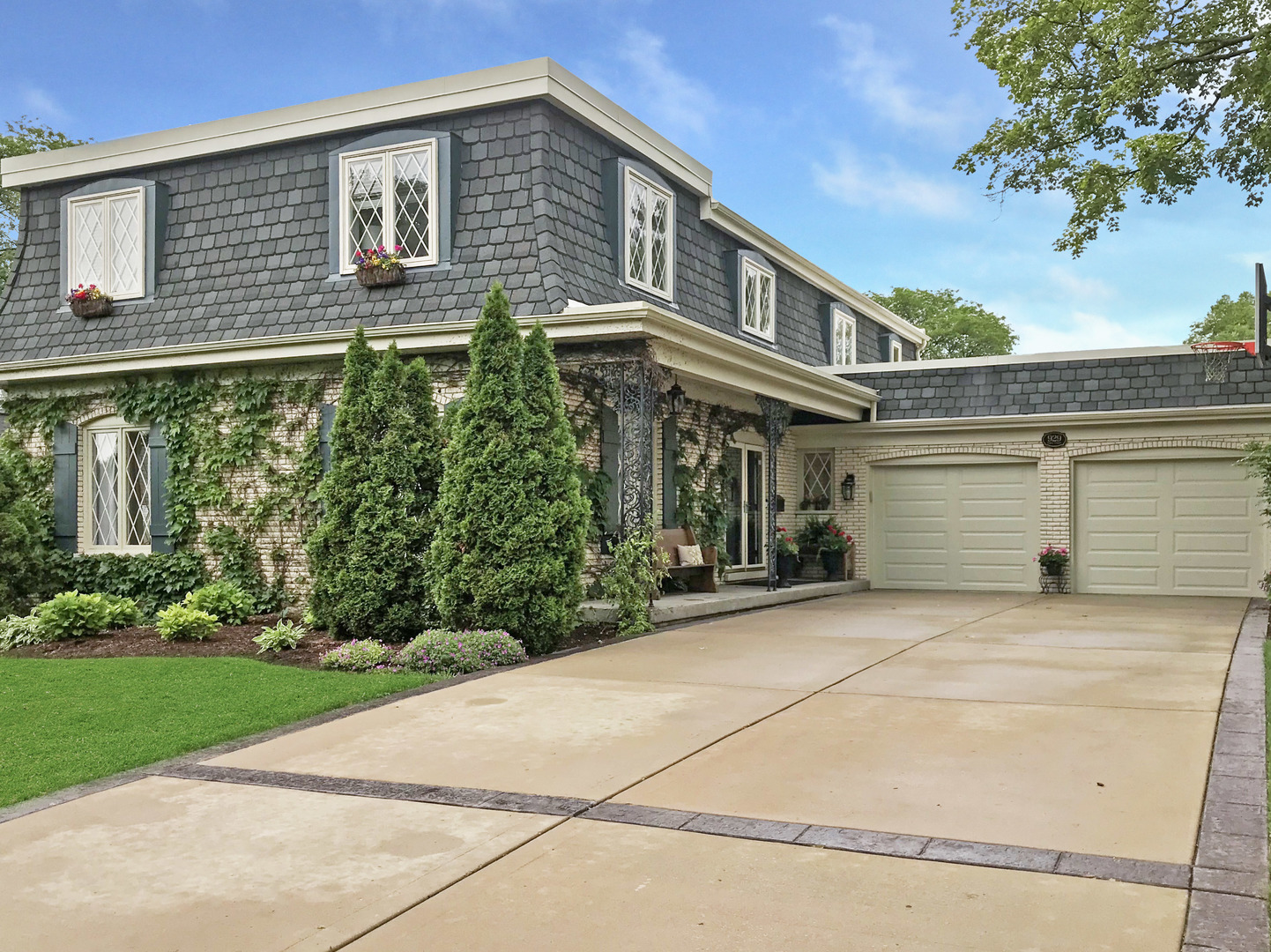 929 Gary Court Wheaton, IL 60187 - Photo 1 of 35