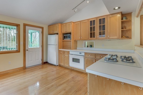 28 Alpine Road Wayland, MA 01778 - Photo 18 of 30