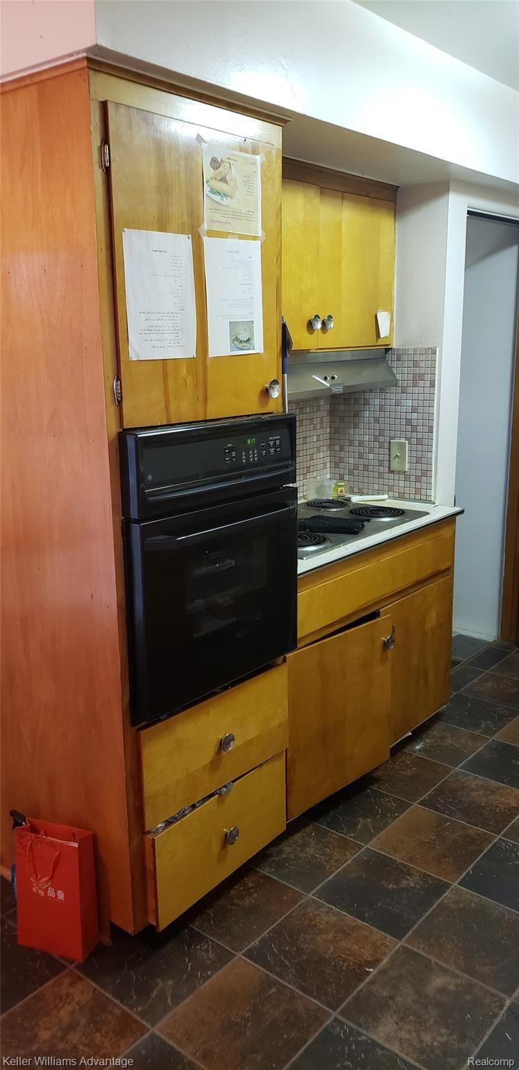 3111 Pierce Road Saginaw, MI 48604 - Photo 12 of 26 Stove.jpg