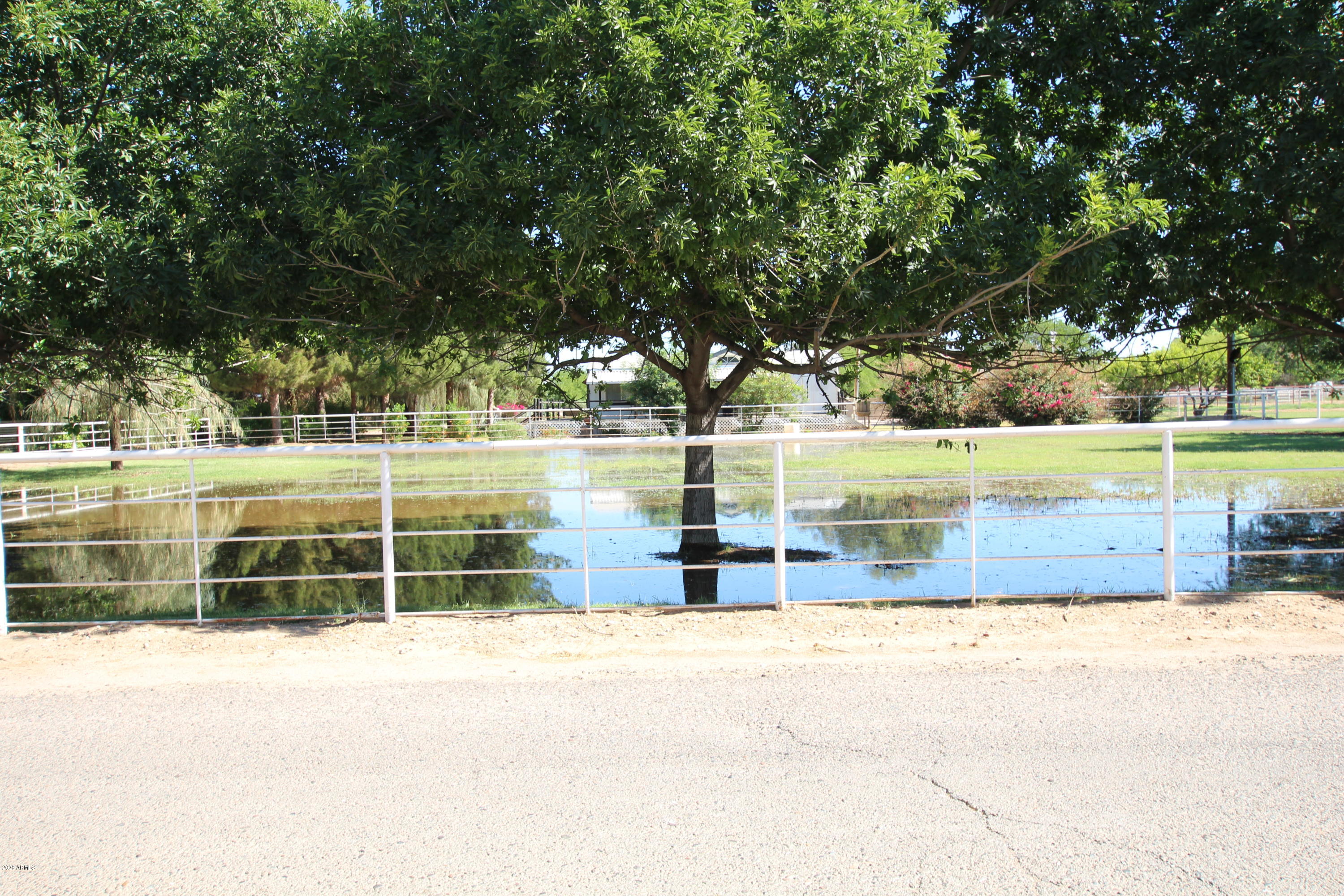 17534 East Brooks Farm Road Gilbert, AZ 85298 - Photo 5 of 13 A118EA67-209F-4552-97CA-0A3FEF19D805