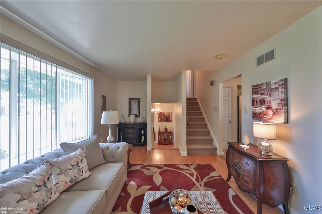 940 Place Road Bethlehem, PA 18017 - Photo 7 of 42 Gallery Image 7