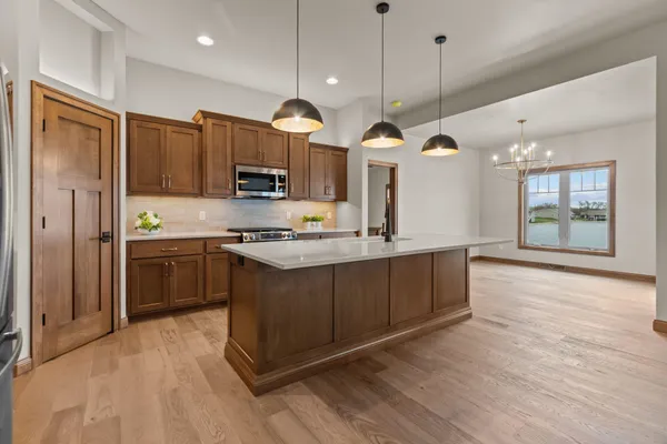 $729,900 | 1373 Prairie Lake Circle, Neenah, WI 54956