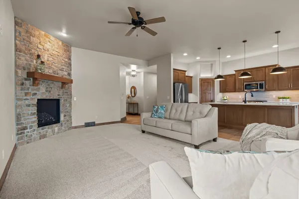$729,900 | 1373 Prairie Lake Circle, Neenah, WI 54956