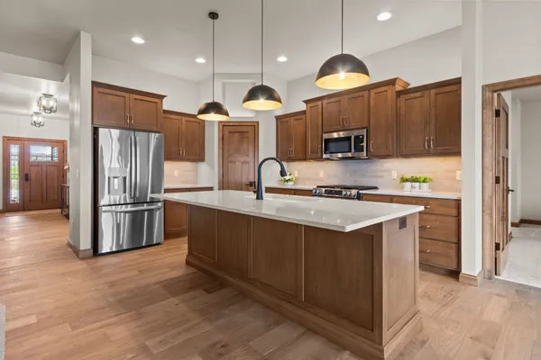 $729,900 | 1373 Prairie Lake Circle, Neenah, WI 54956