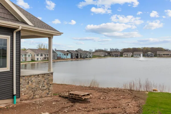 $729,900 | 1373 Prairie Lake Circle, Neenah, WI 54956