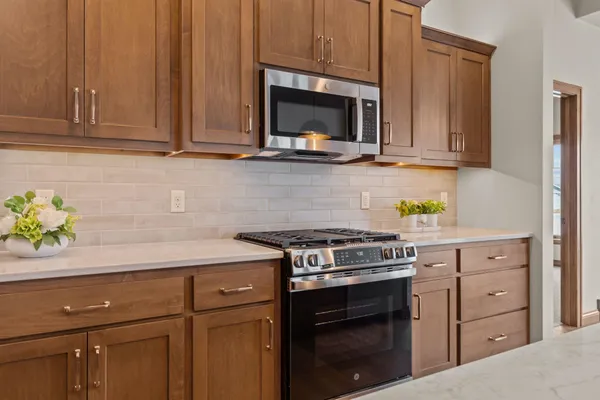 $729,900 | 1373 Prairie Lake Circle, Neenah, WI 54956