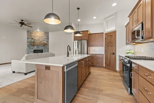 $729,900 | 1373 Prairie Lake Circle, Neenah, WI 54956