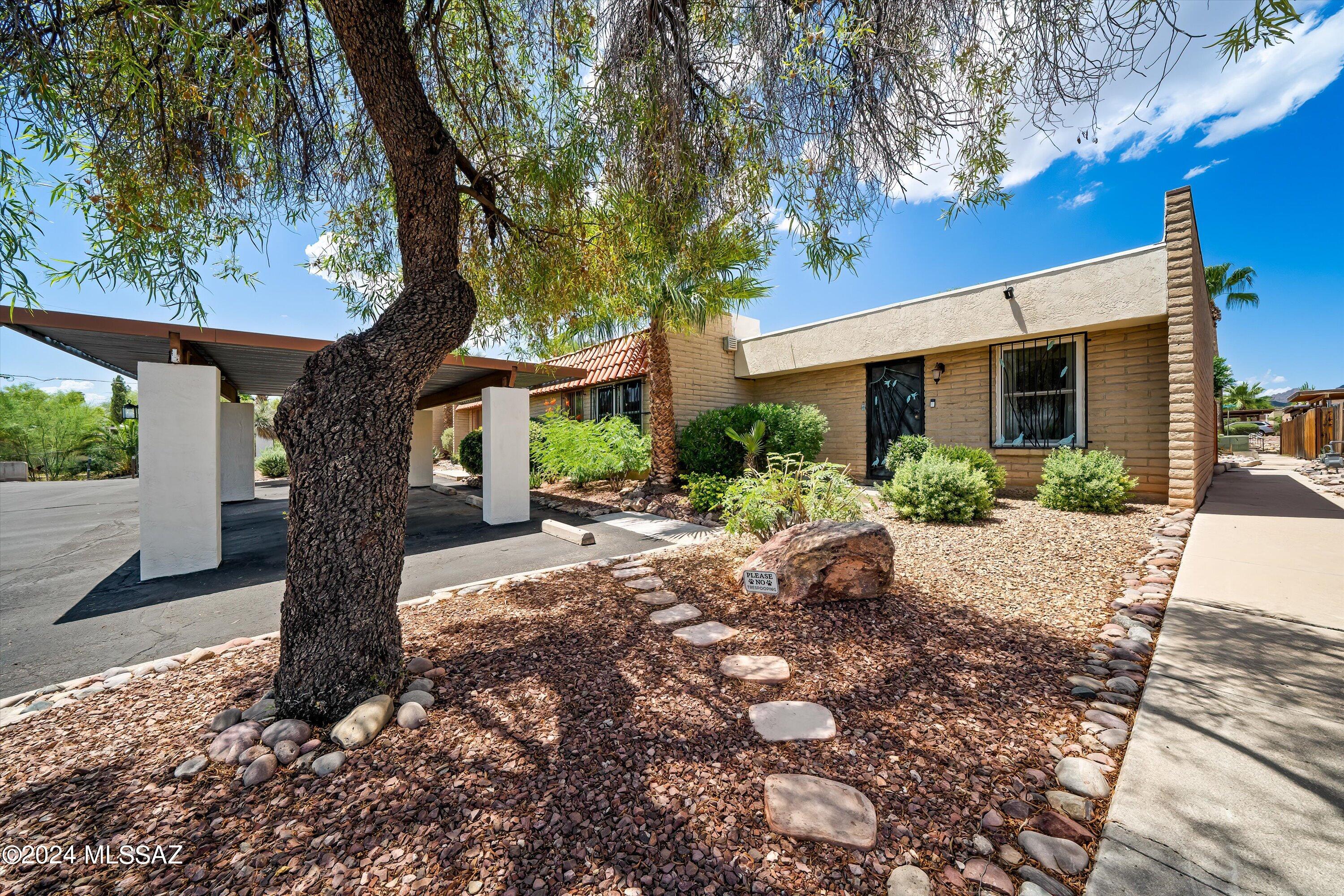 1360 South Wright Road Tucson, AZ 85713 - Photo 2 of 19