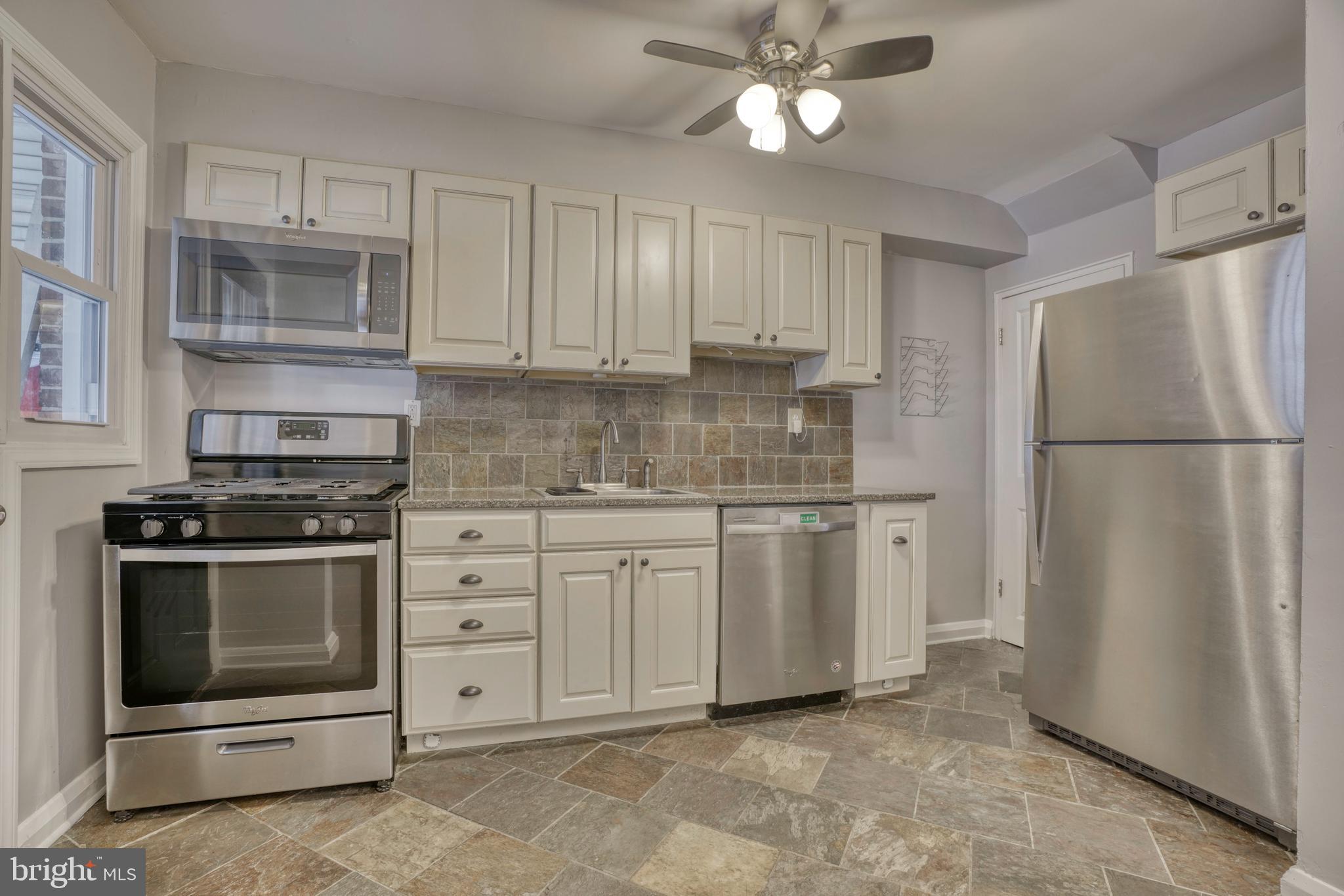 2774 Moorgate Road Baltimore, MD 21222 - Photo 12 of 30