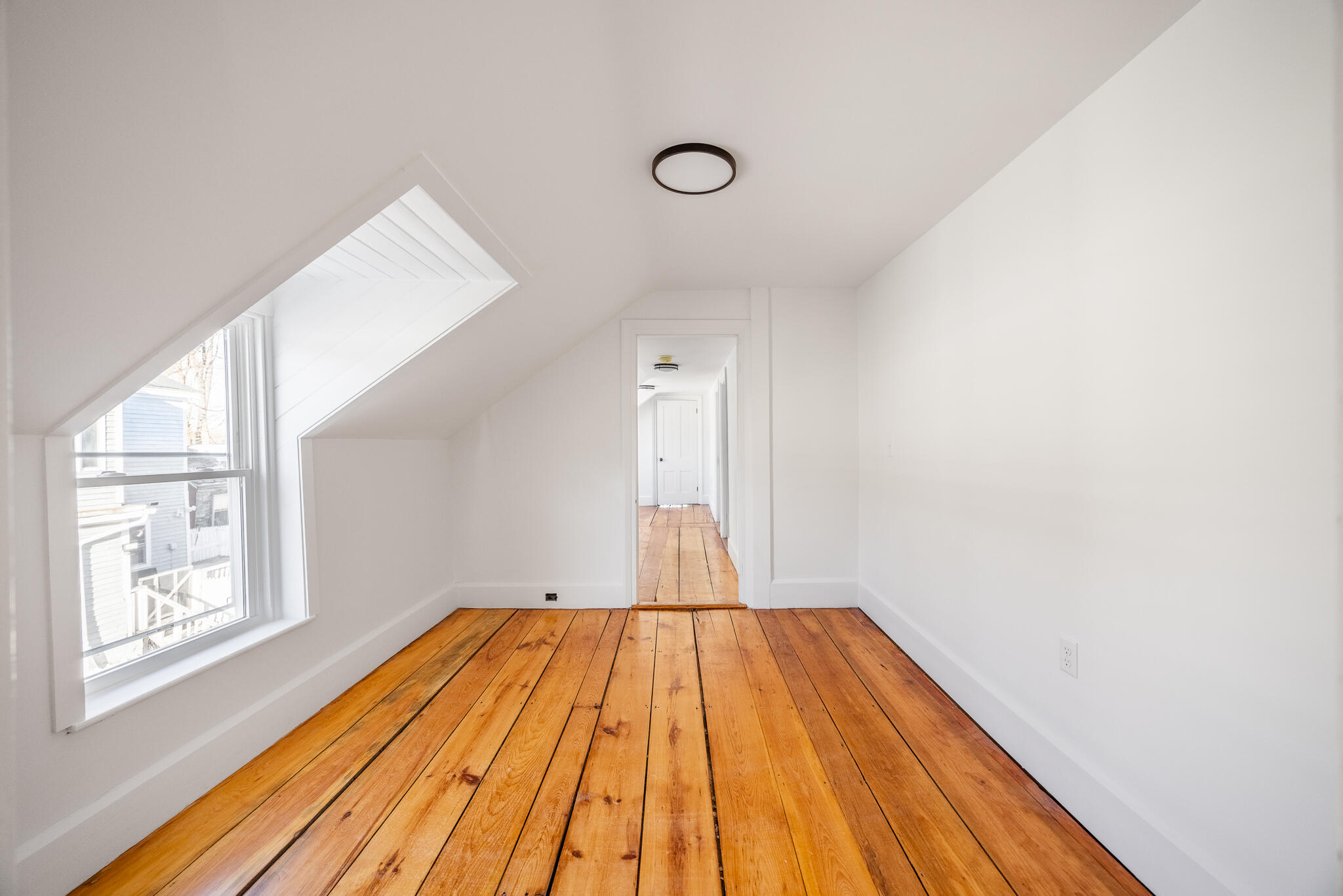 229 Center Street Bangor, ME 04401 - Photo 29 of 35 Room 3-2