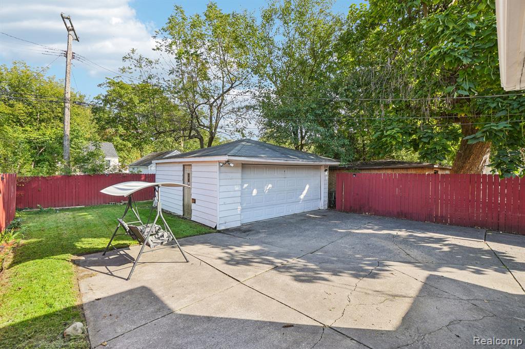 18410 Burt Road Detroit, MI 48219 - Photo 15 of 17