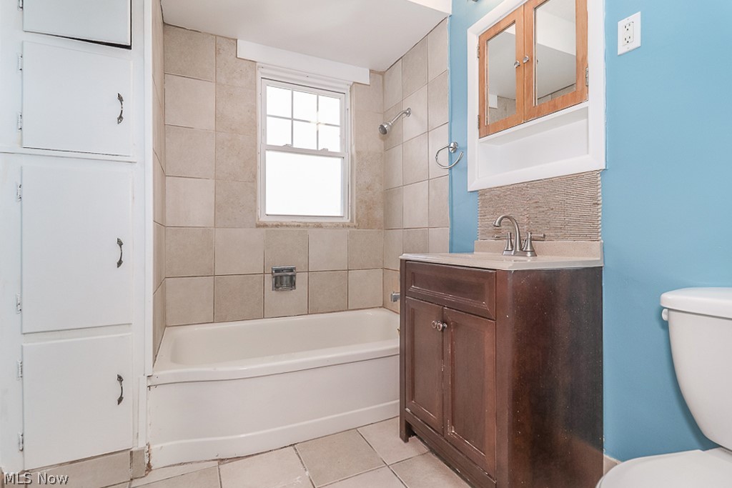 2510 Lee Road Cleveland, OH 44118 - Photo 27 of 31