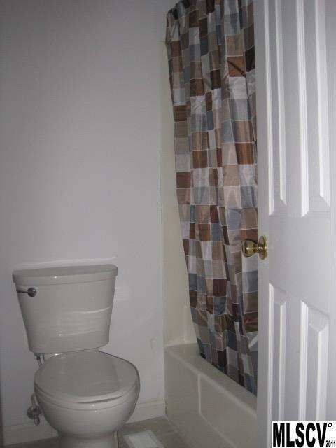 230 Lakeside Loop Hickory, NC 28601 - Photo 8 of 24 Gallery Image 8