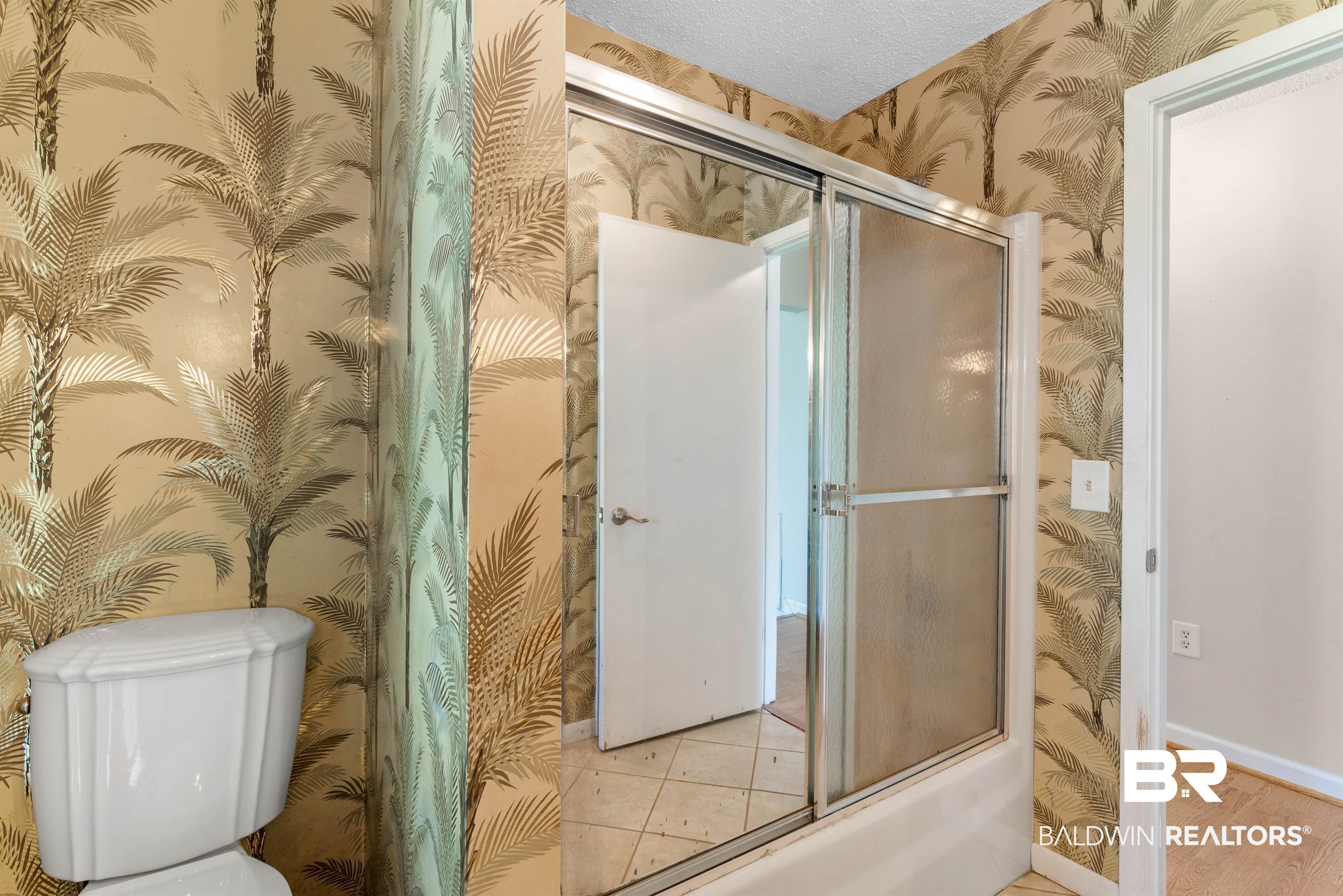 16162 Highway 98 Foley, AL 36535 - Photo 42 of 43 Guest bath