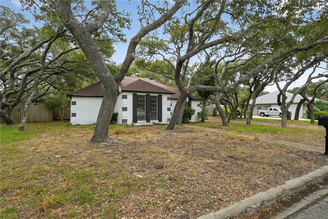 $340,000 | 107 Cherry Hills Drive, Rockport, TX 78382