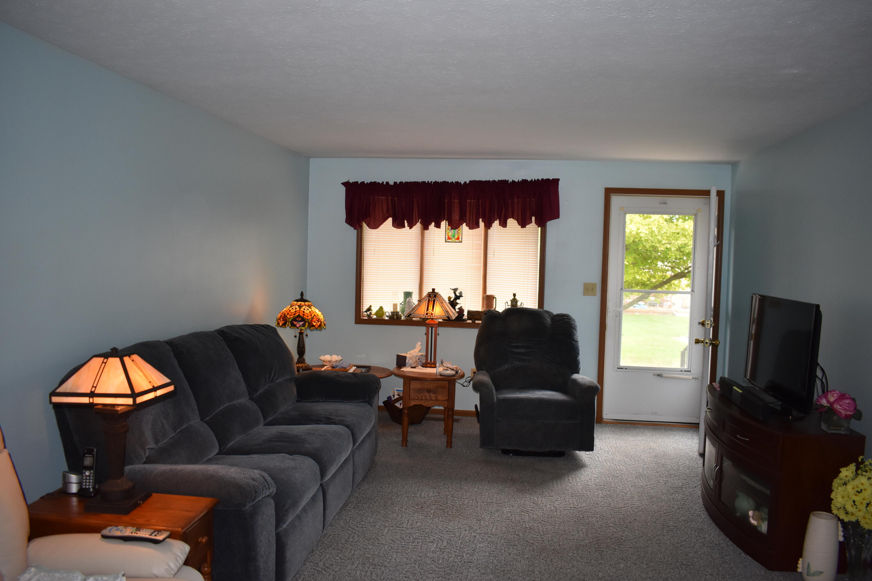 4432 Ridgewood Road East Springfield, OH 45503 - Photo 4 of 27