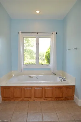 $599,900 | 198 Savannah Lane, Mount Airy, NC 27030