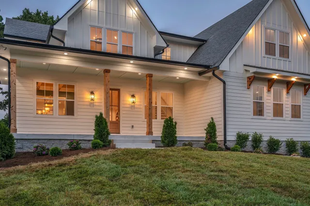 $1,725,000 | 5441 Wakefield Drive, Nashville, TN 37220