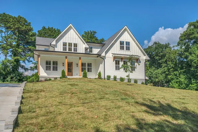 $1,725,000 | 5441 Wakefield Drive, Nashville, TN 37220