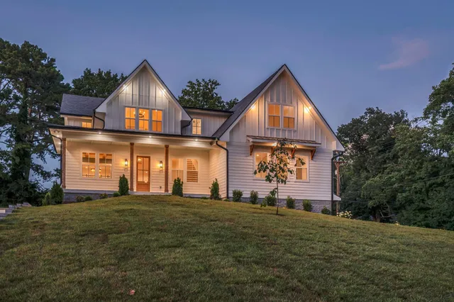 $1,725,000 | 5441 Wakefield Drive, Nashville, TN 37220