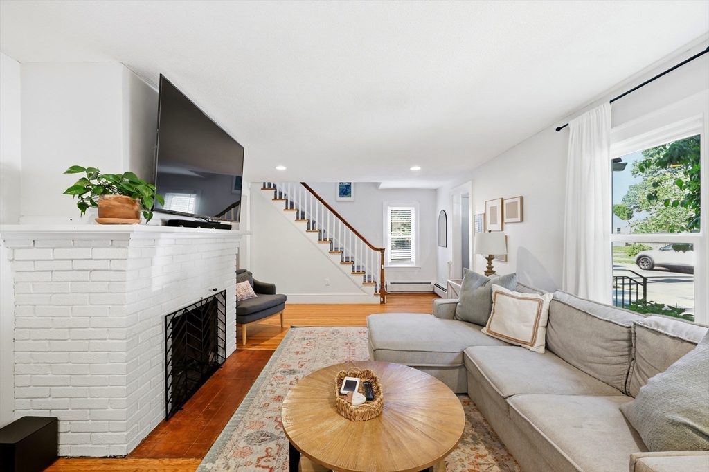 20 Ashbrook Street Springfield, MA 01118 - Photo 3 of 40 Gallery Image 3