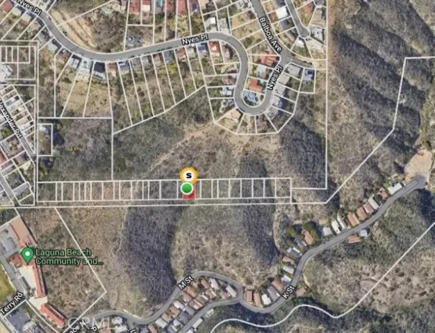 a black and white photo of a room