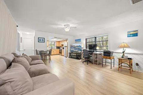 $679,000 | 5654 Southeast Orange Blossom Trail, Hobe Sound, FL 33455