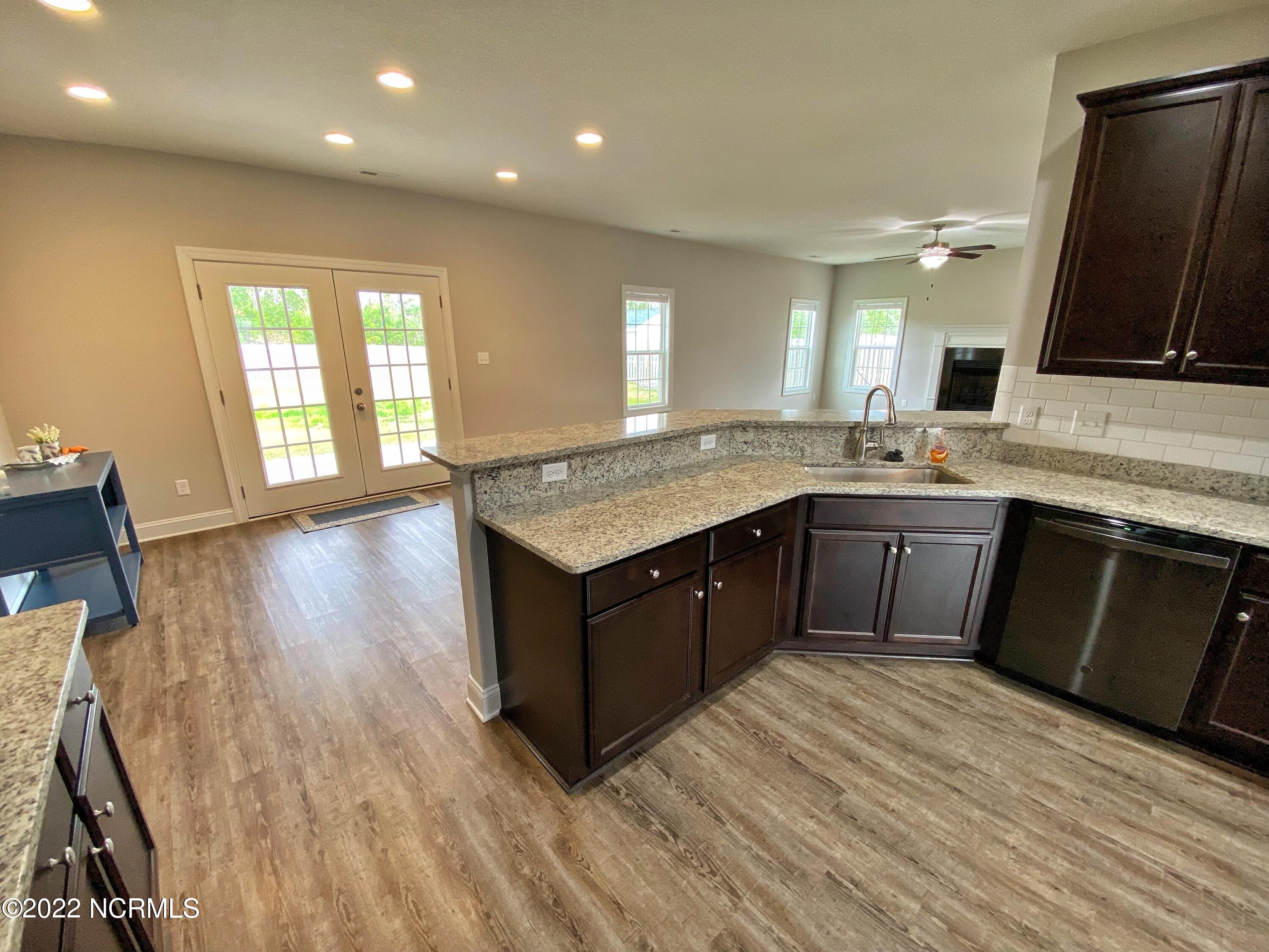 114 Colonial Post Road Jacksonville, NC 28546 - Photo 12 of 50 Kitchen (1)