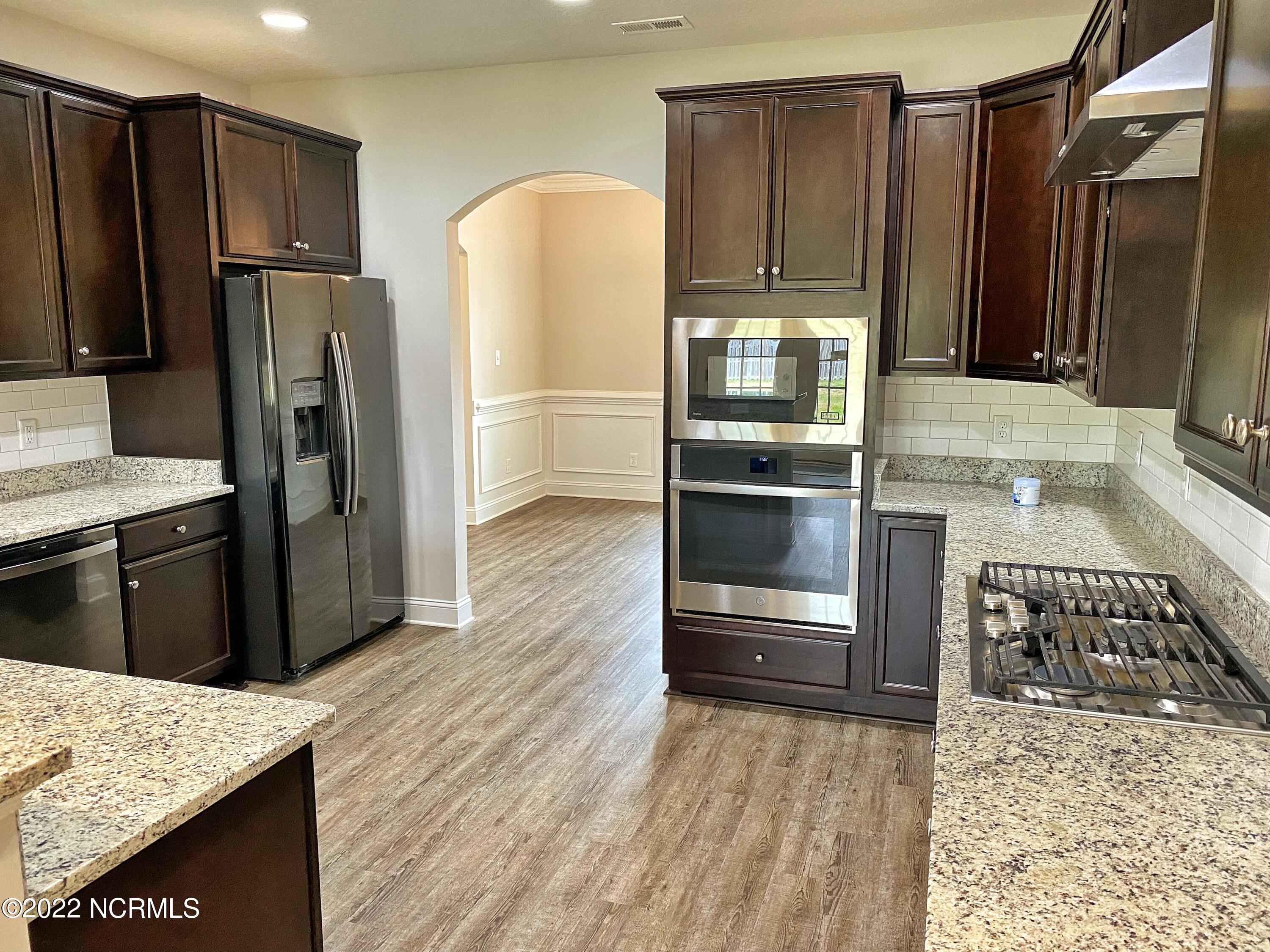114 Colonial Post Road Jacksonville, NC 28546 - Photo 14 of 50 Kitchen (5)