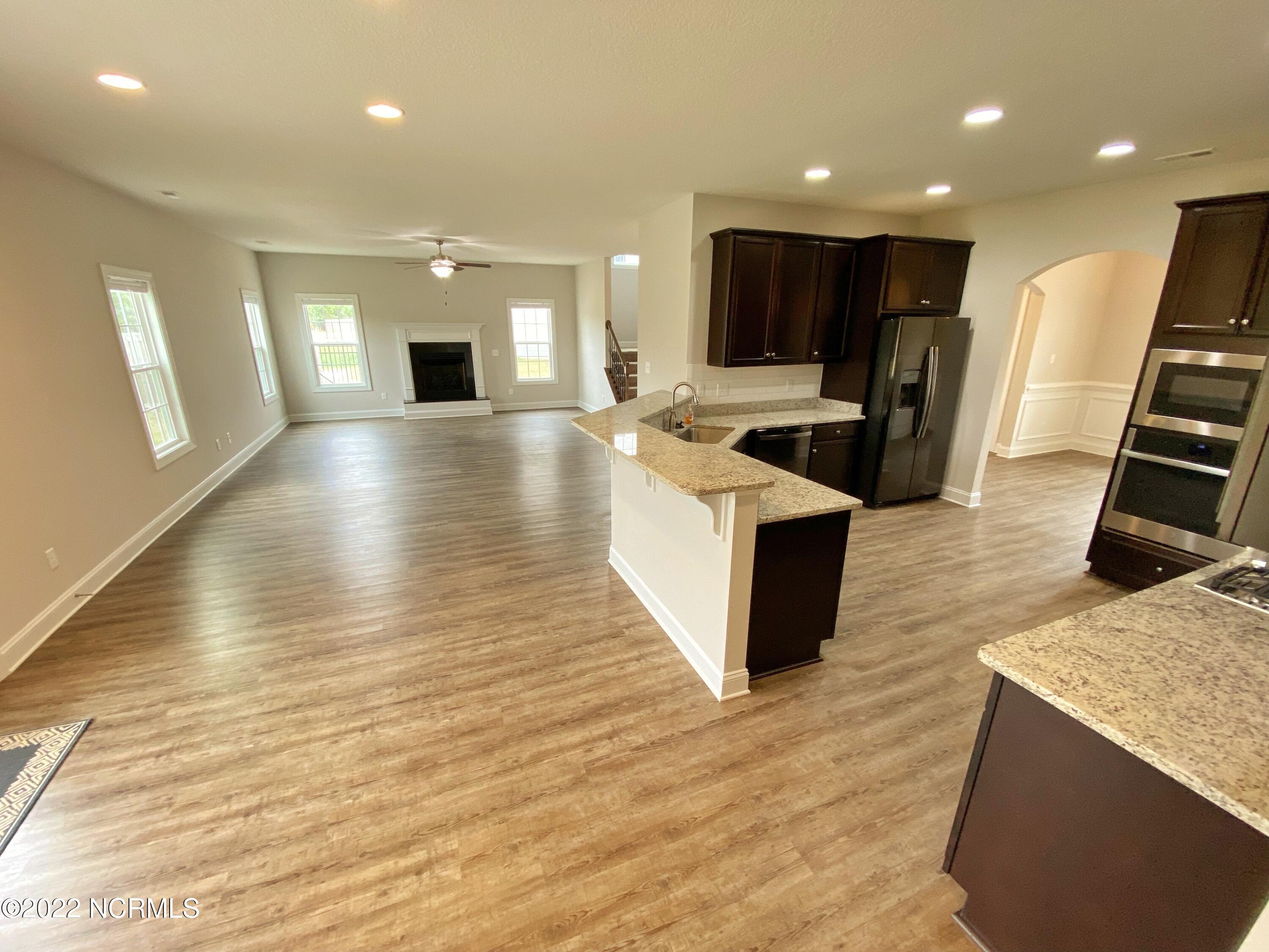 114 Colonial Post Road Jacksonville, NC 28546 - Photo 15 of 50 Kitchen (6)