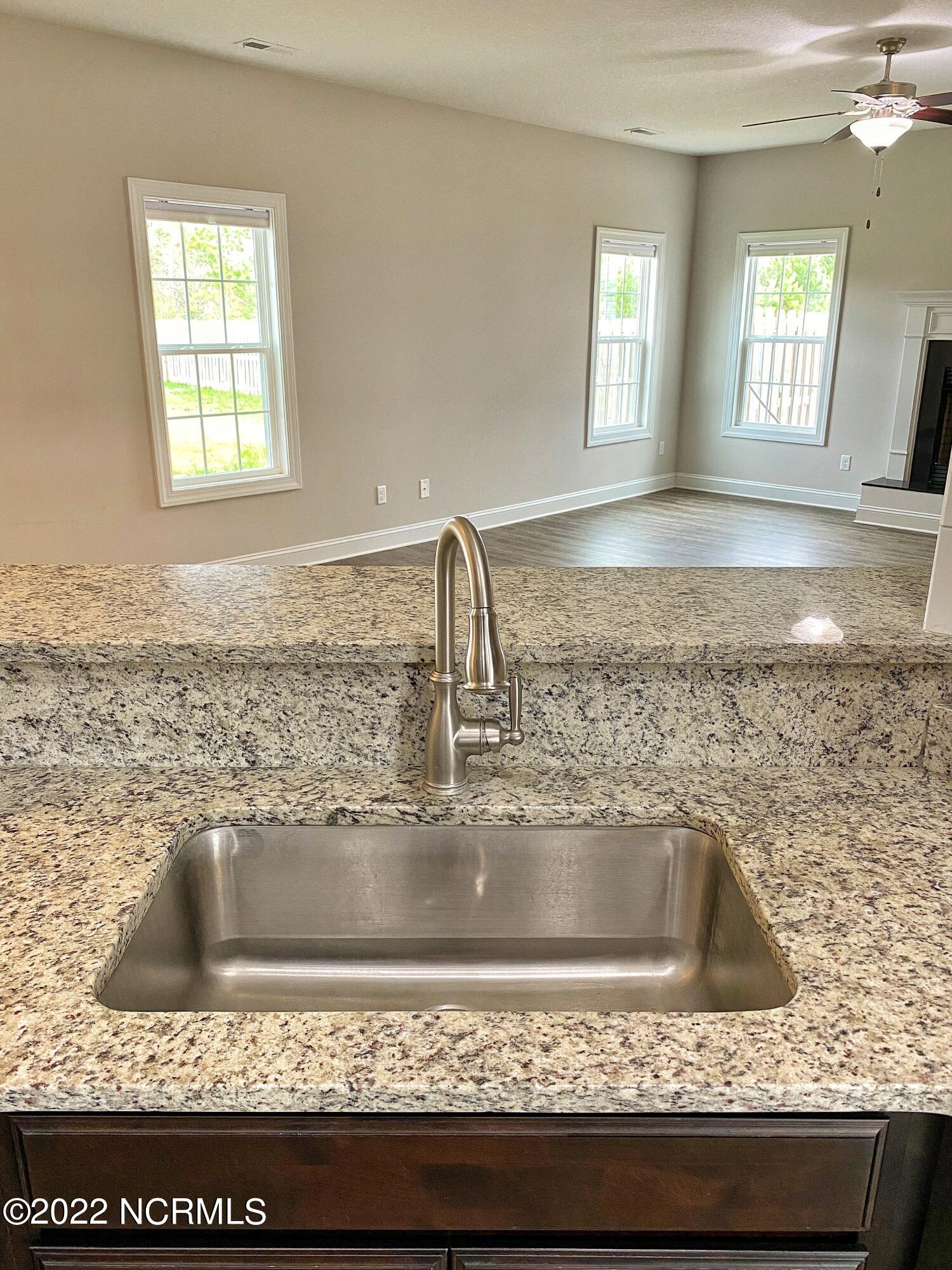 114 Colonial Post Road Jacksonville, NC 28546 - Photo 19 of 50 Kitchen
