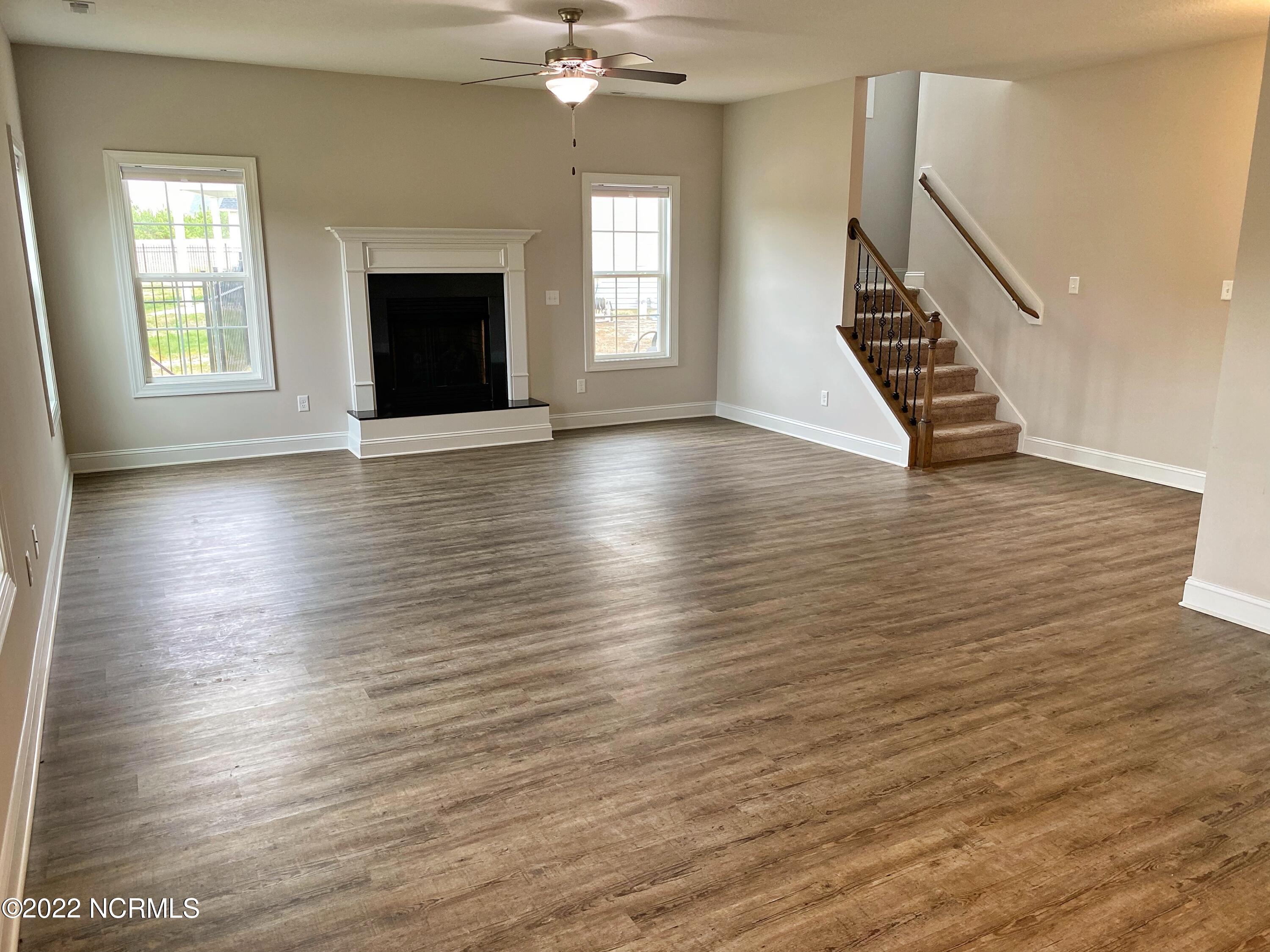 114 Colonial Post Road Jacksonville, NC 28546 - Photo 23 of 50 LivRm