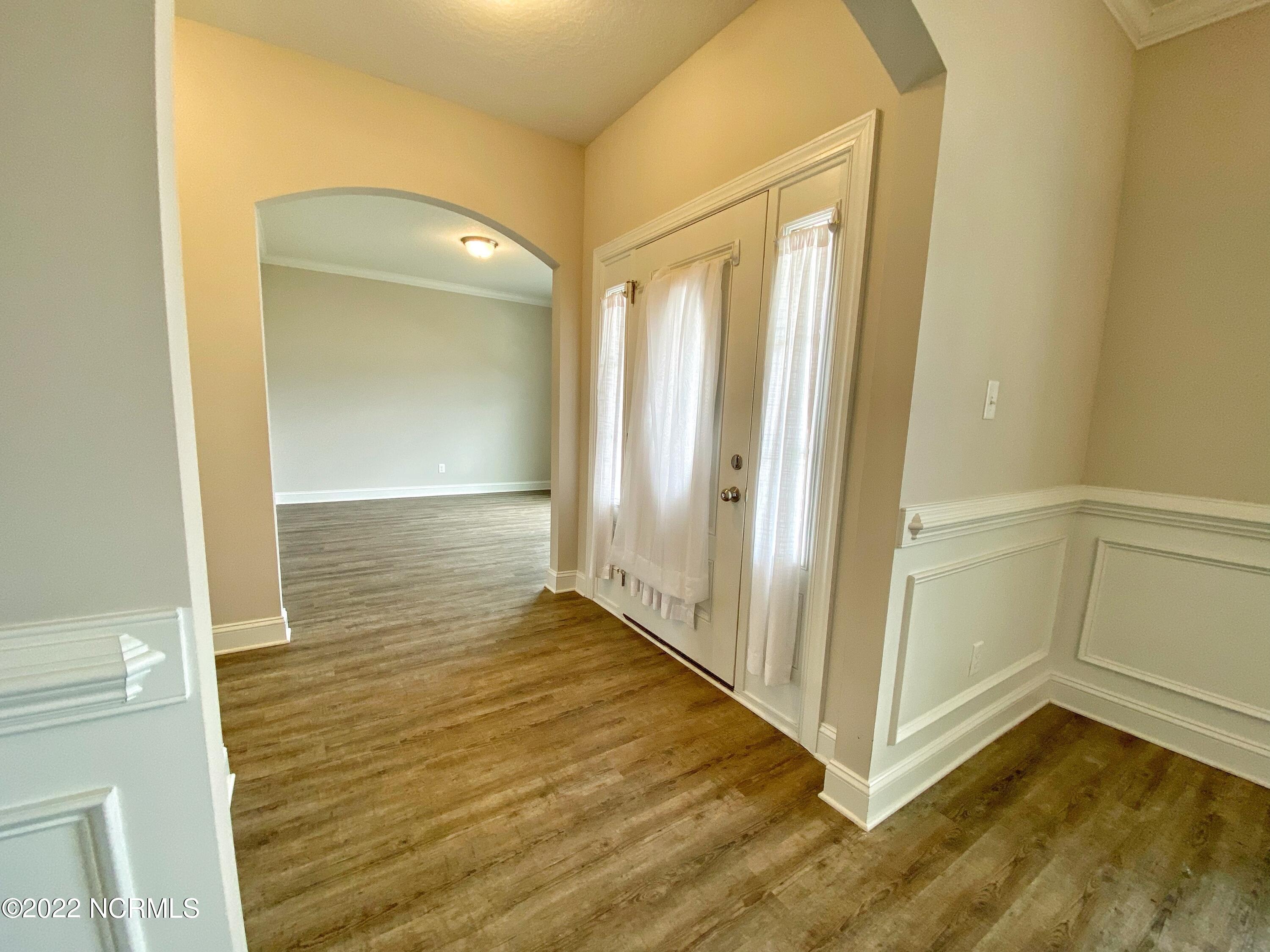 114 Colonial Post Road Jacksonville, NC 28546 - Photo 25 of 50 Foyer