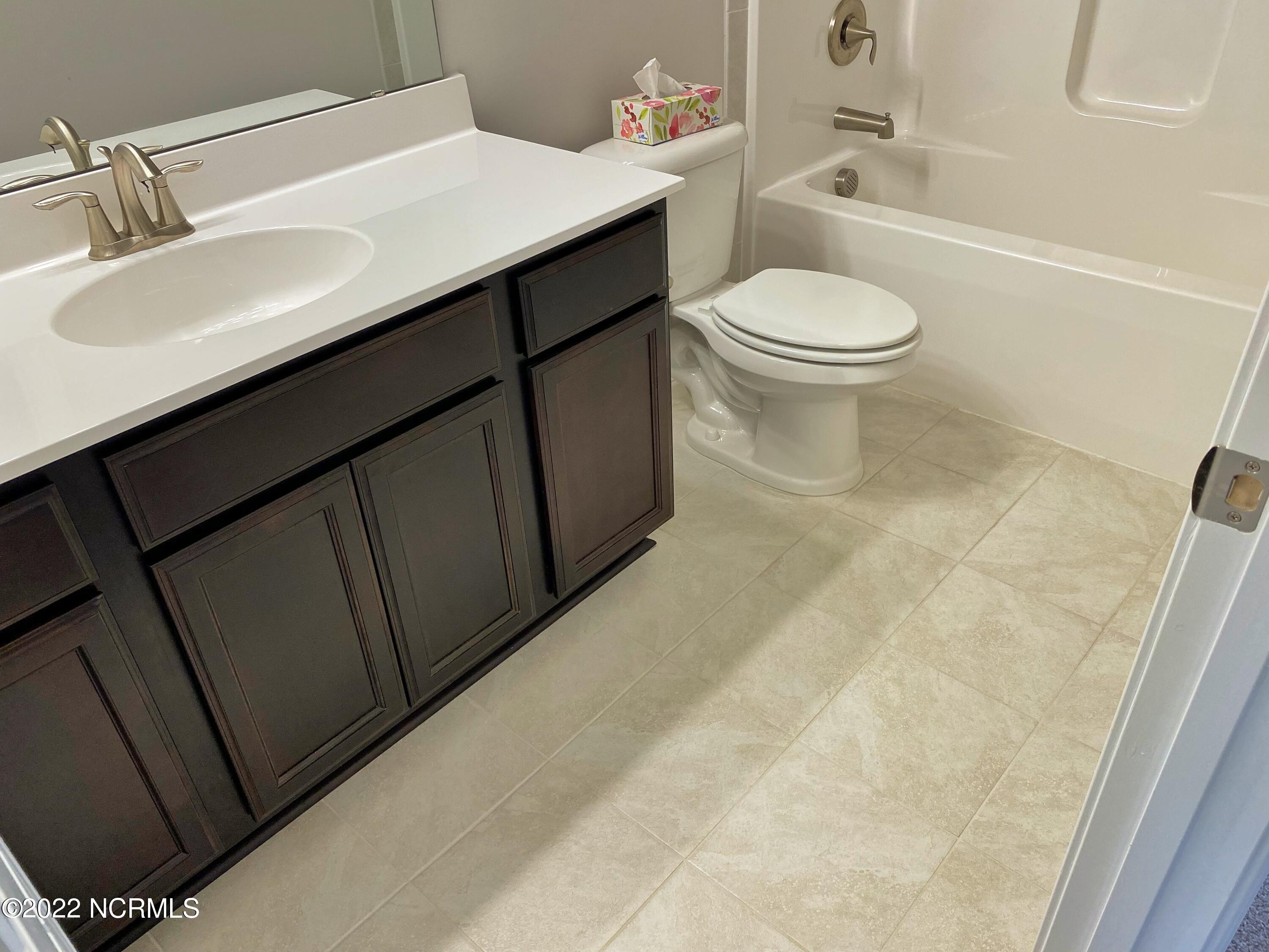 114 Colonial Post Road Jacksonville, NC 28546 - Photo 40 of 50 Upstairs bath
