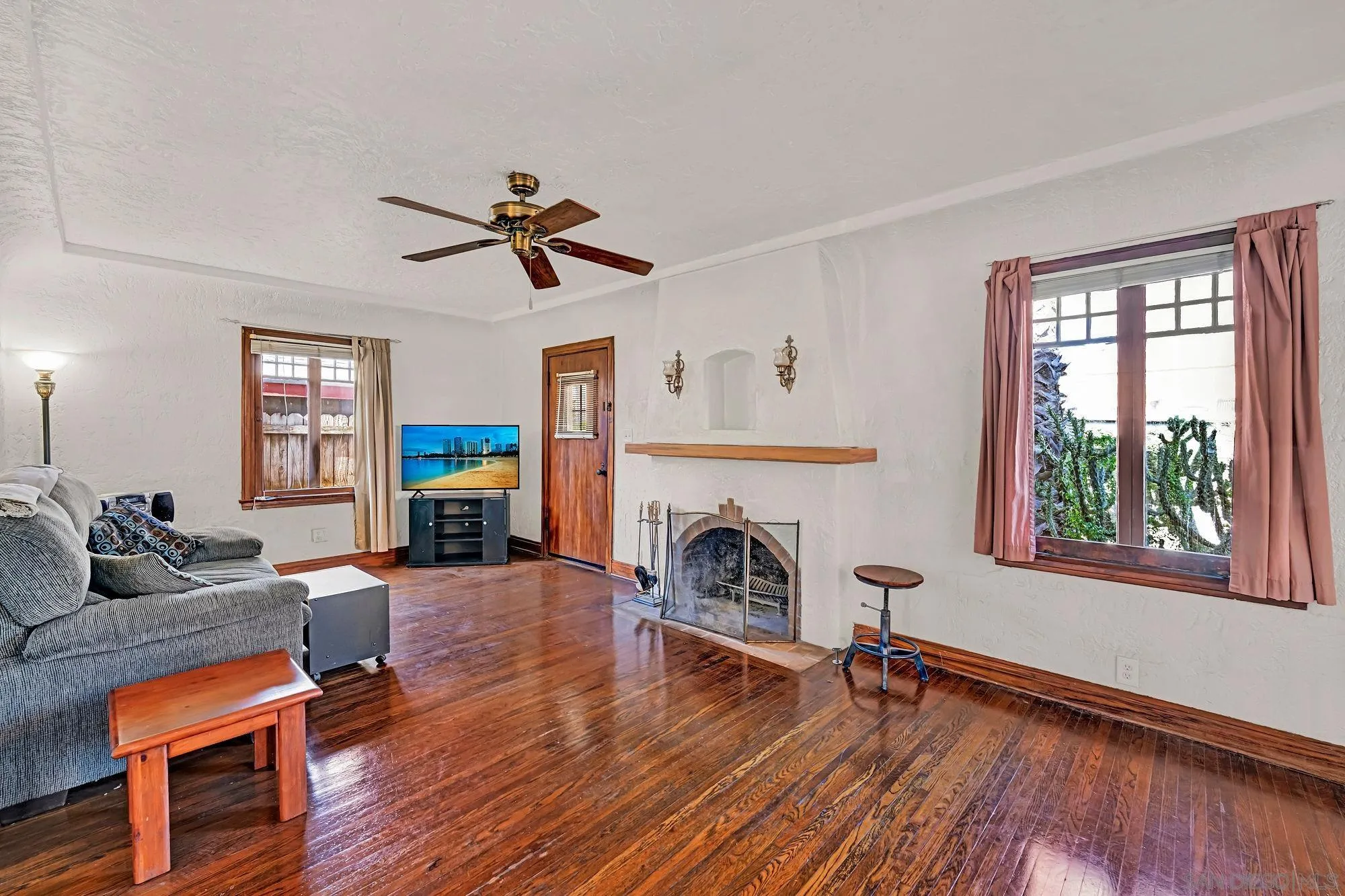 3055 Suncrest Drive San Diego, CA 92116 - Photo 11 of 25