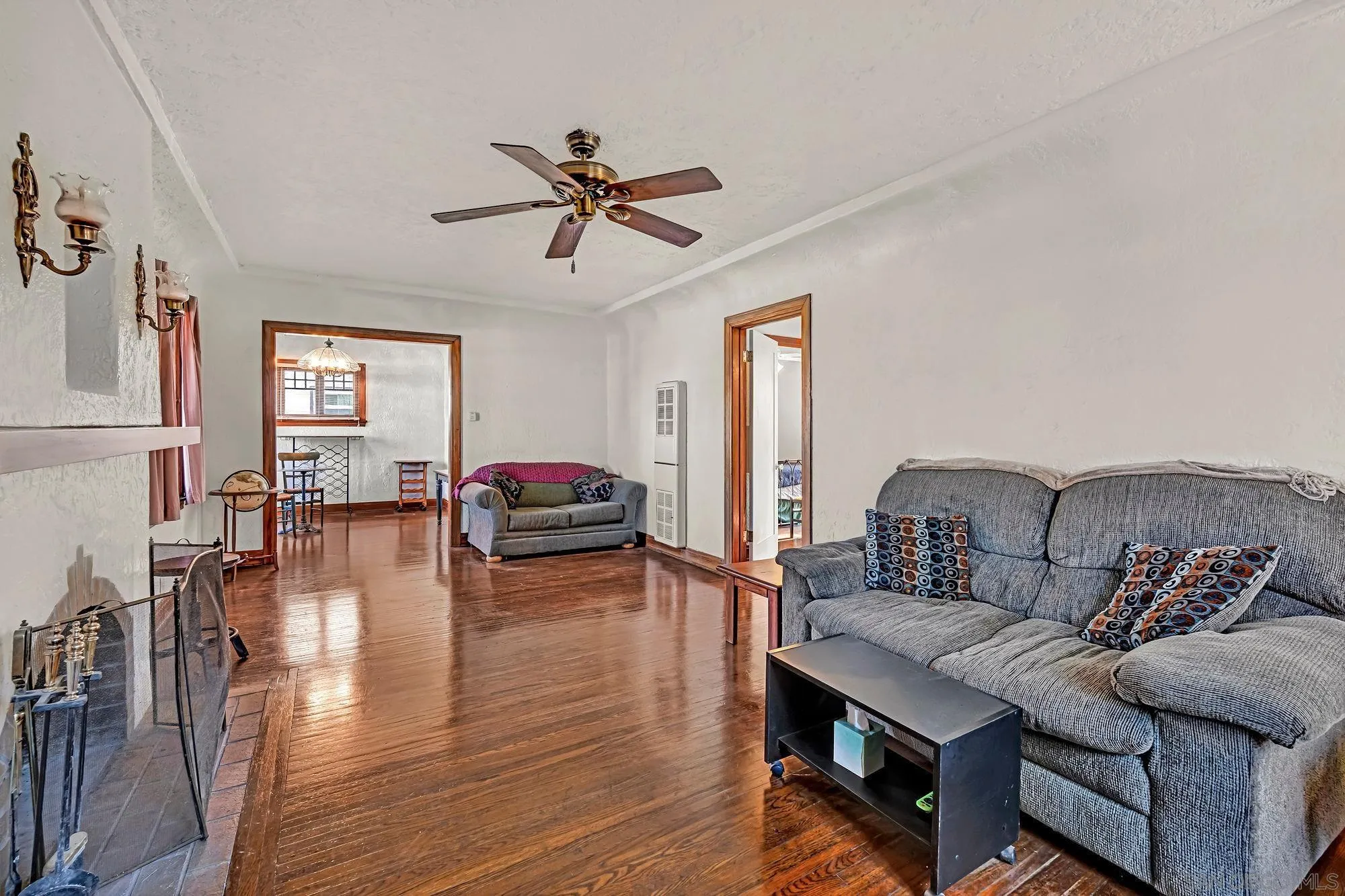 3055 Suncrest Drive San Diego, CA 92116 - Photo 12 of 25