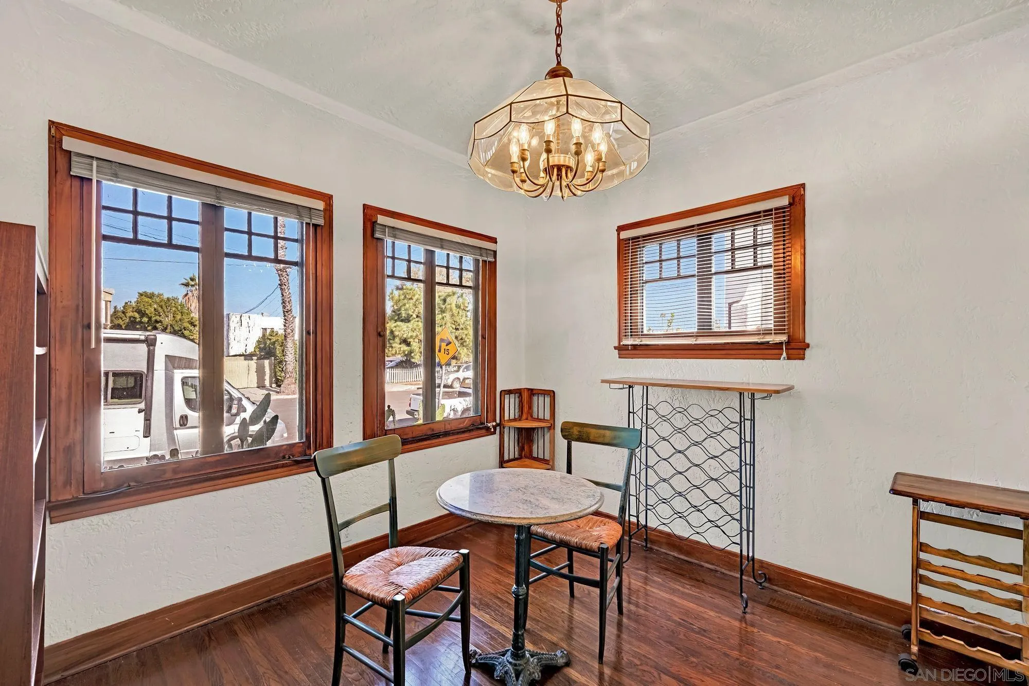 3055 Suncrest Drive San Diego, CA 92116 - Photo 8 of 25