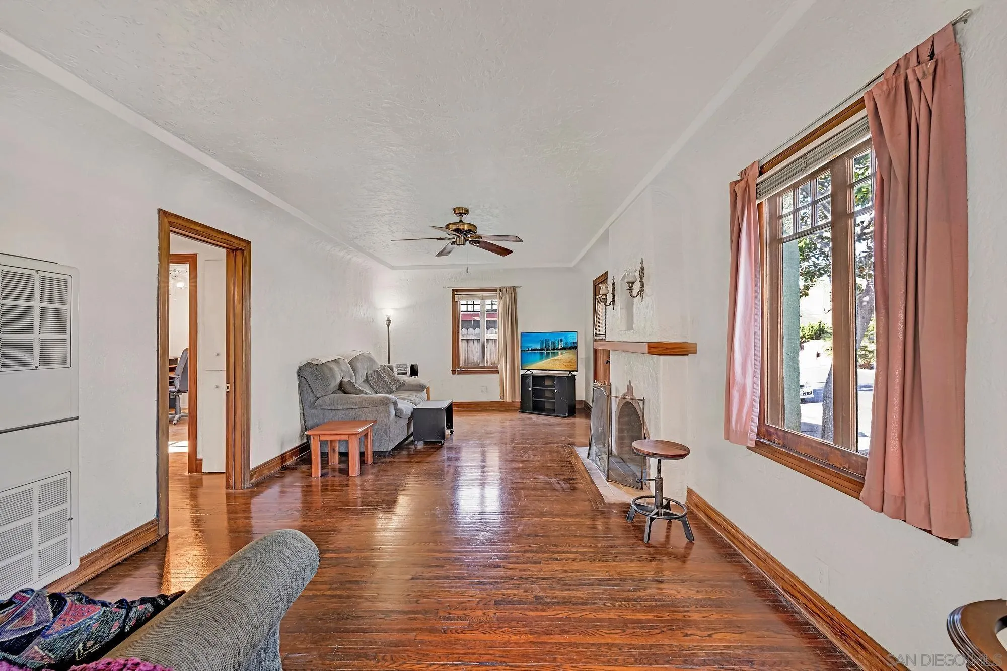 3055 Suncrest Drive San Diego, CA 92116 - Photo 9 of 25