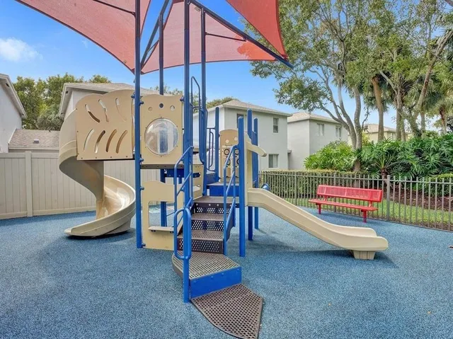 $3,200 | 6007 Red Plum Court, Unit 465, Tamarac, FL 33321