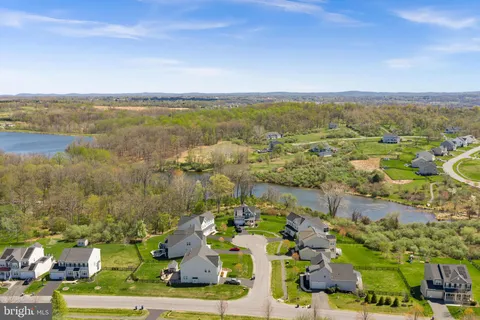 $1,150,000 | 35829 Peninsula Court, Round Hill, VA 20141