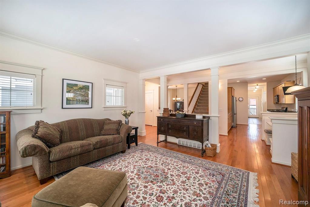 937 Ruffner Avenue Birmingham, MI 48009 - Photo 5 of 39